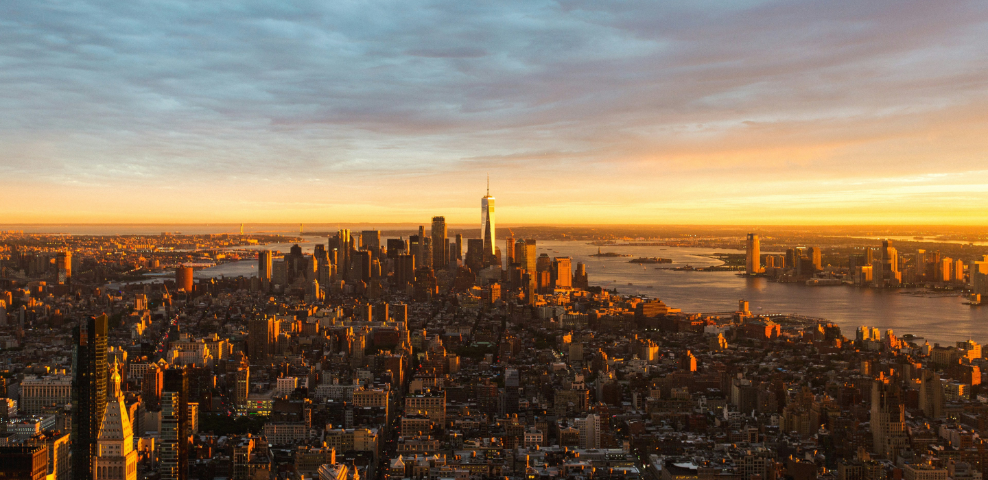 Oversikt over New York på kveldstid