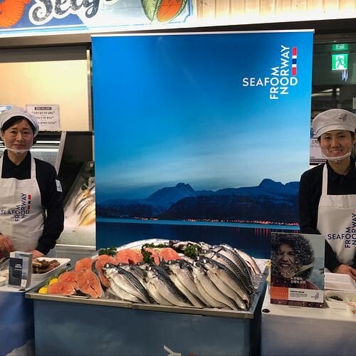 Promotering av norsk sjømat er viktig for å gjøre den bedre kjent. Her fra et supermarked i Seoul i Sør-Korea.