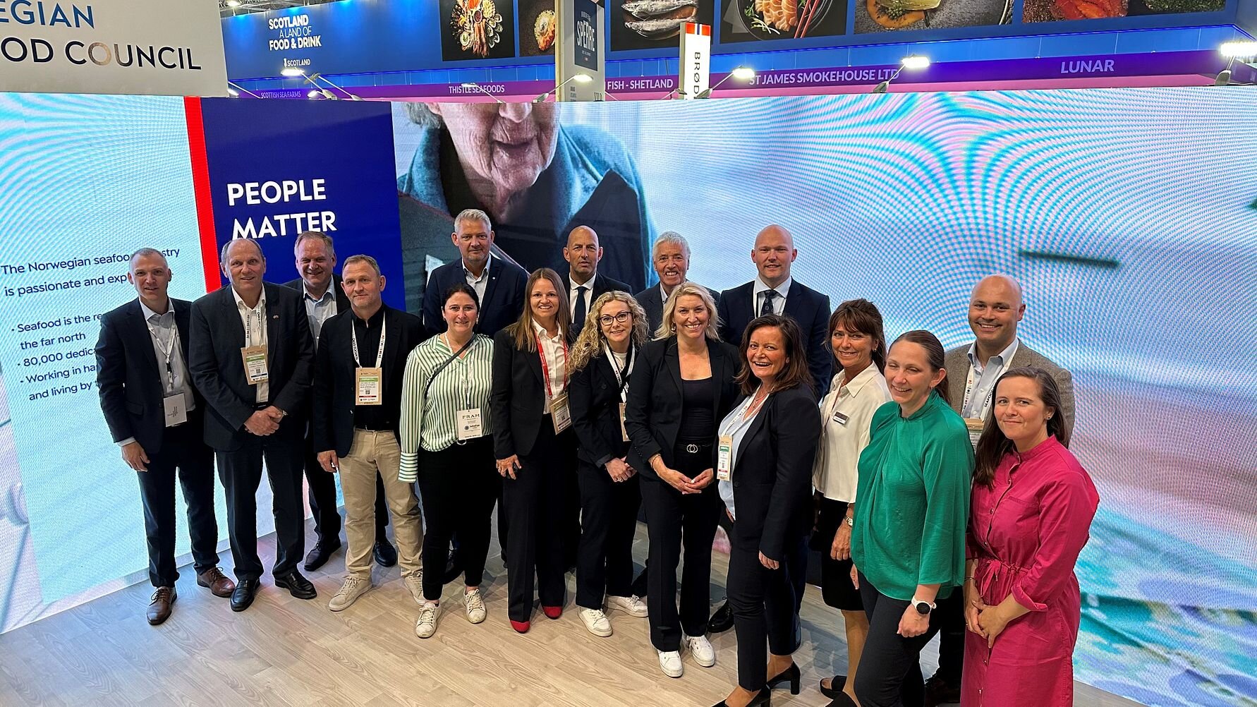 Representanter for markedsgruppene samlet på Seafood Expo Global i Barcelona i 2023