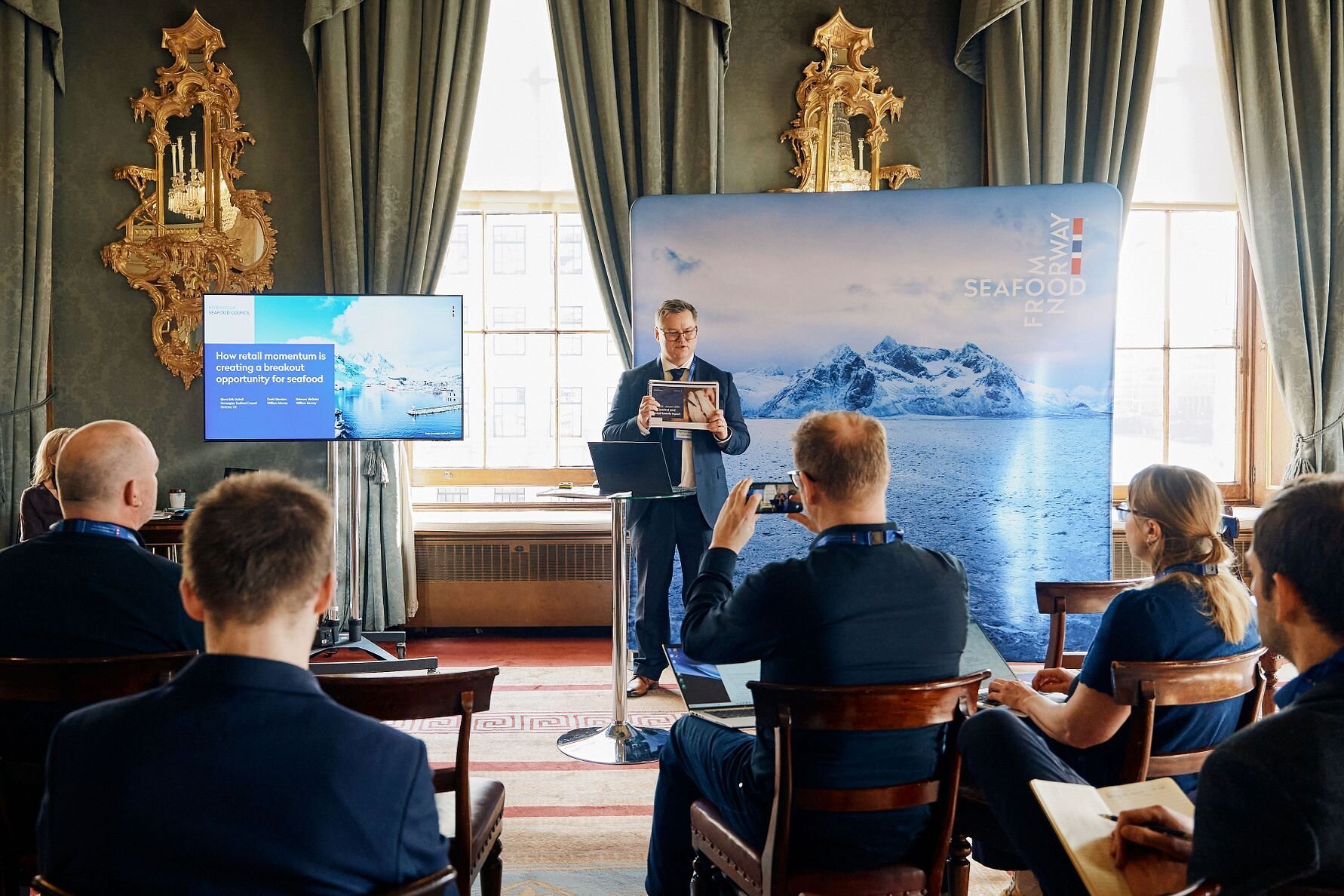 Sjømatrådet lanserer fersk rapport om dagligvarehandelen i UK under Norway-UK Seafood Summit