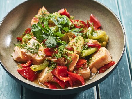 Sjømatretter som gir deg feriefølelsen - Marmitako de Salmón Noruego fra Spania