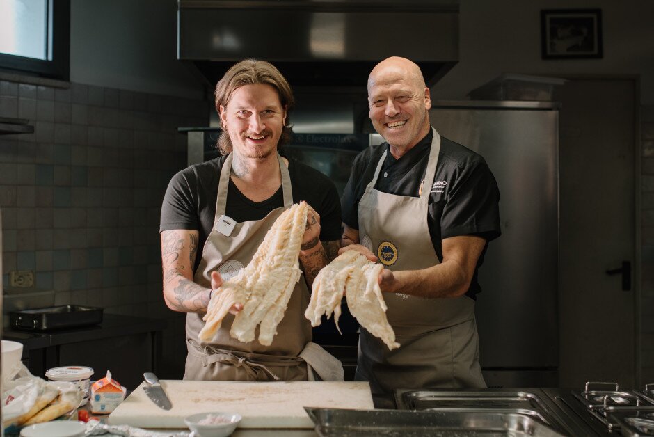 Lofoten-kokk kronet til tørrfiskambassadør