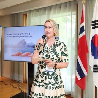 Ingebjørg Hjortdahl presenterer norsk laks i Sør-Korea