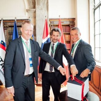 Halvor Sætre, Norges ambassadør til Argentina, Henrik Weisser, seniorrådgiver i NFD og sjefsforhandler, Odd-Magne Ruud, Norges ambassadør til Brasil