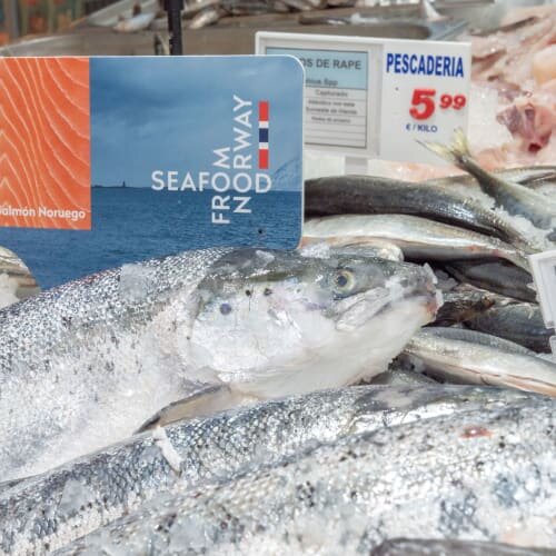 Hva forbinder laksespisende søreuropeere med norsk laks?