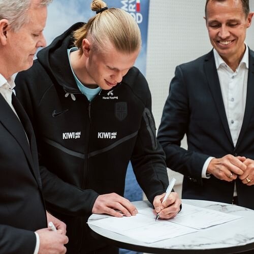 Haaland signerer avtaleforlengelsen