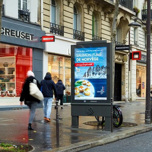 Utendørsreklame for norsk laks i Frankrike