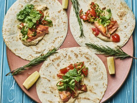 Sjømatretter som gir deg feriefølelsen: Sør-Afrika – grillet laksekebab med hummus