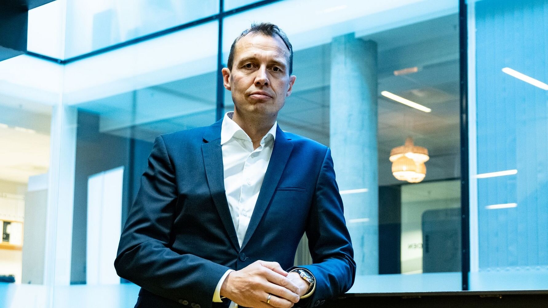 Sjømatrådets adm.dir Christian Chramer poengterer at krigen i Midtøsten særlig preger vareflyten for laks og ørret, med høyere transportkostnader, redusert fraktkapasitet og redusert turisme. Foto: Knut Aaserud.