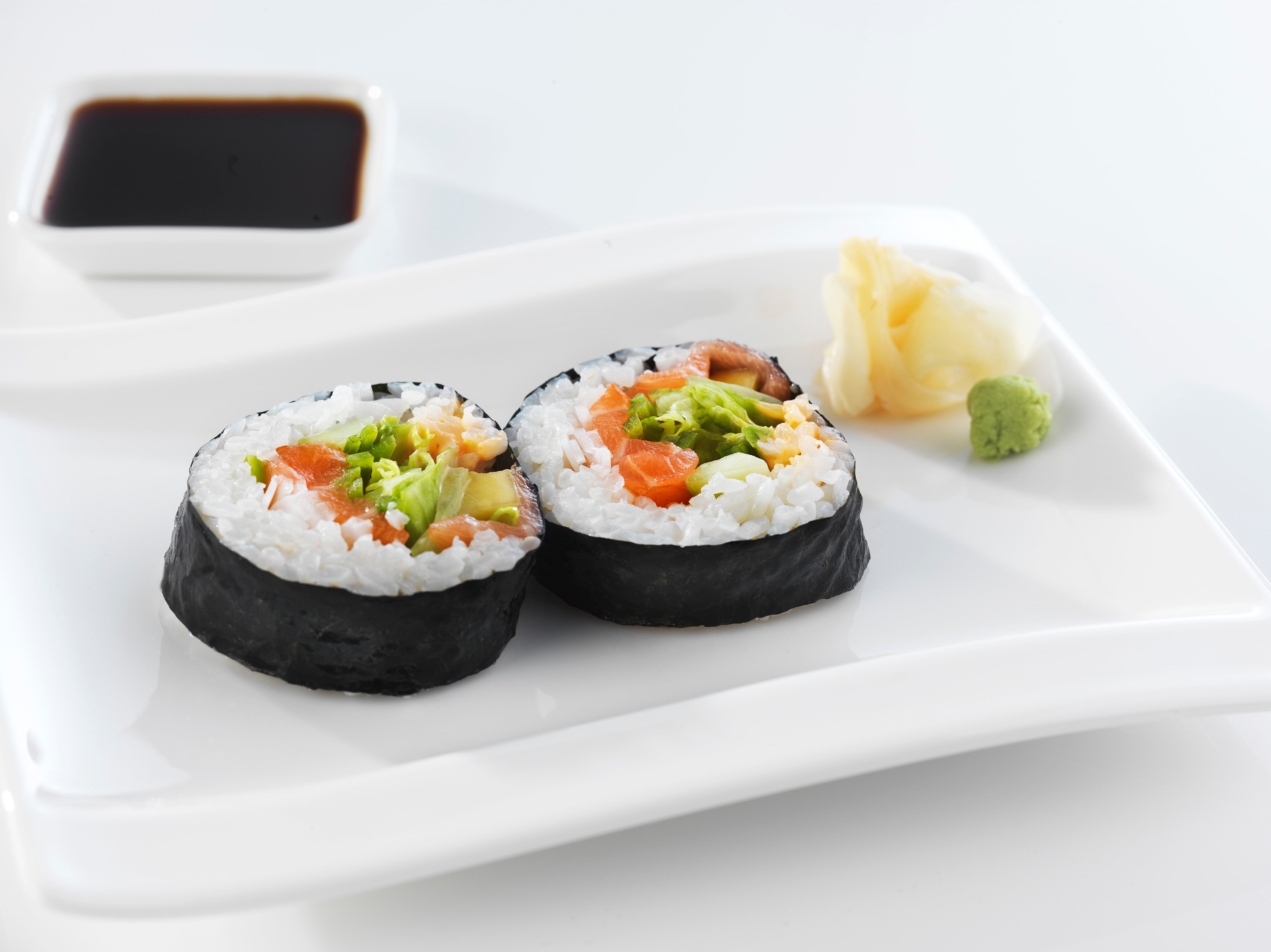 Futomaki Sushi med laks_Foto Tom Haga _0177