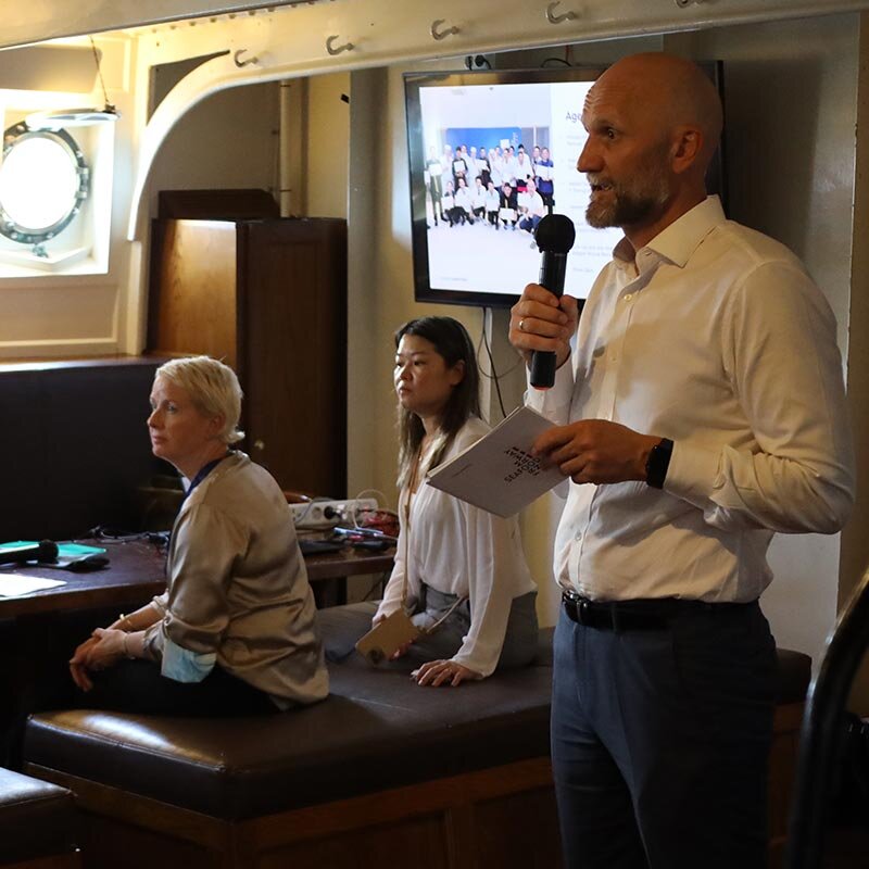 Asbjørn W. Rørtveit formidler